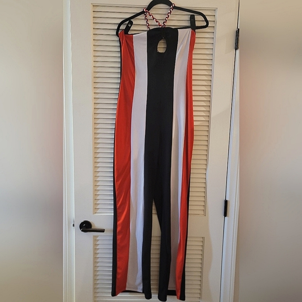 (Plus-Size) Black/Red/White Halter Jumpsuit W Front Keyhole Detail & Zipper Back